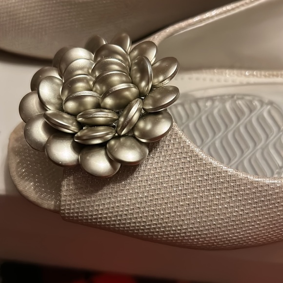 Anne Klein Iridescent champagne peep toe slings with beading. Barely worn. 👡👡 - Picture 4 of 4